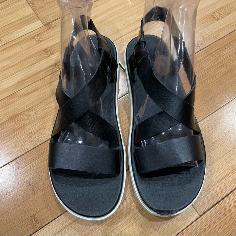 ✨Via Spiga Women’s Leather Sandals